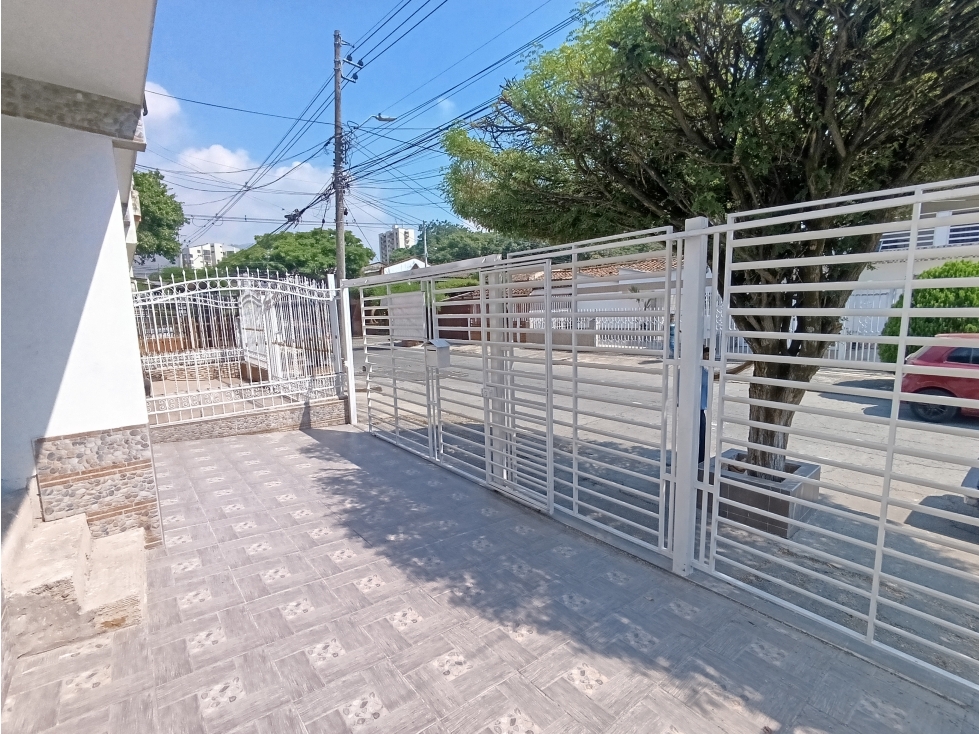 CASA EN VENTA CON APARTAMENTO INDEPENDIENTE PRADOS DEL NORTE — foto 2