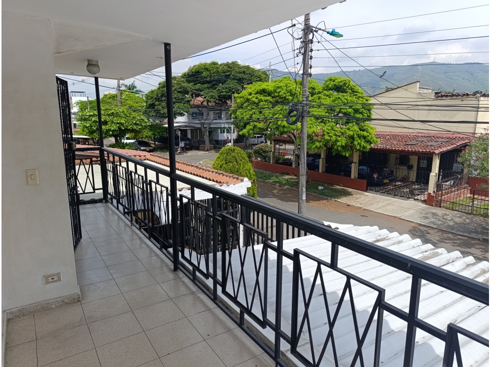 CASA EN VENTA LA MERCED CALI NORTE 2 NIVELES 270M2
