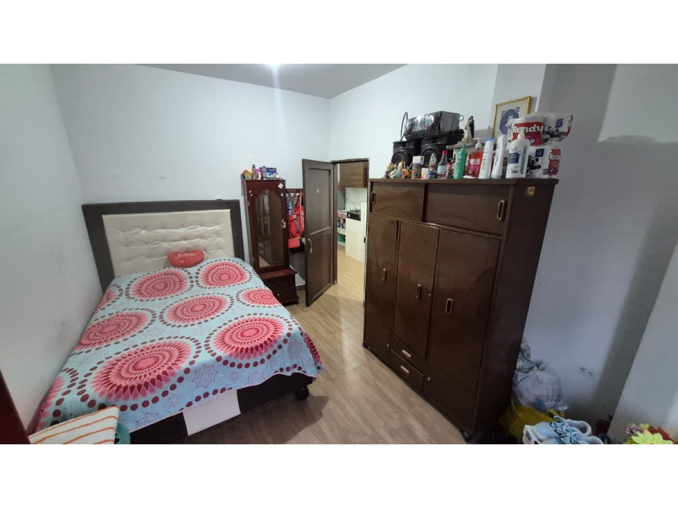 VENTA CASA DE 3 PISOS CON PLANCHA EN EL VERGEL A 2 CASAS DE LA CRA 39 — foto 5