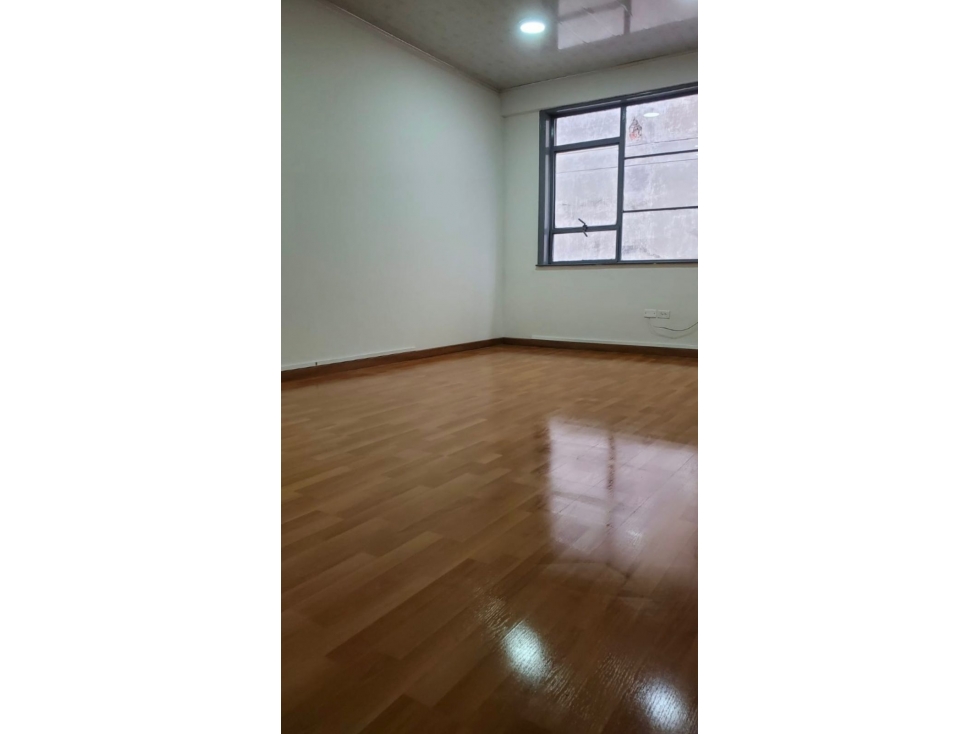 Oficina en venta en el centro - Edificio Robledo