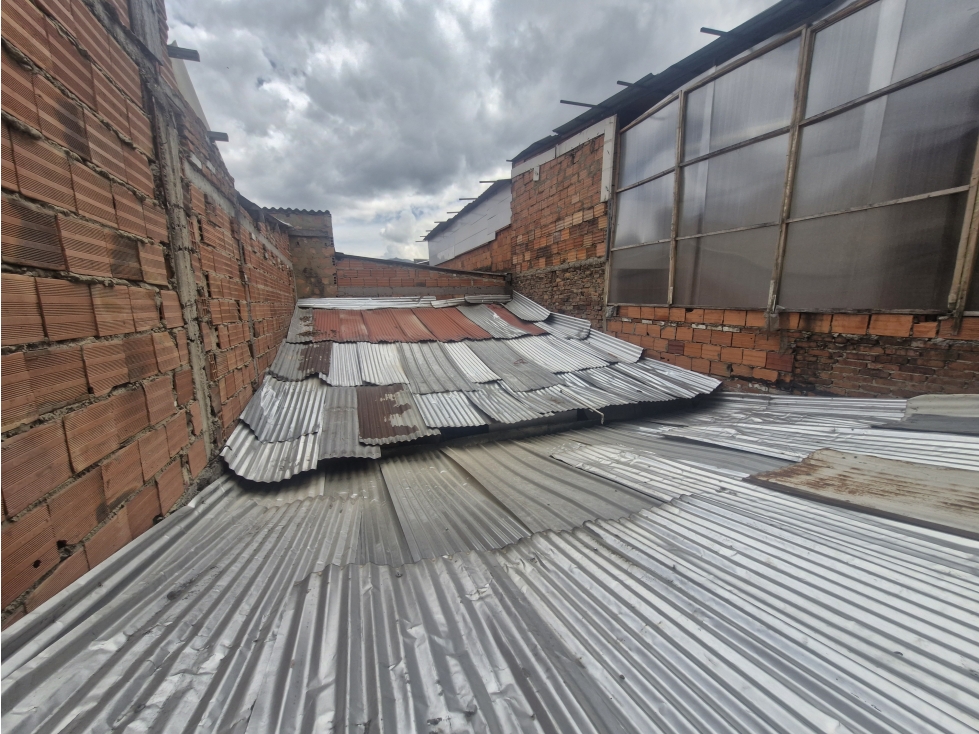Casa para remodelar en 12 de octubre