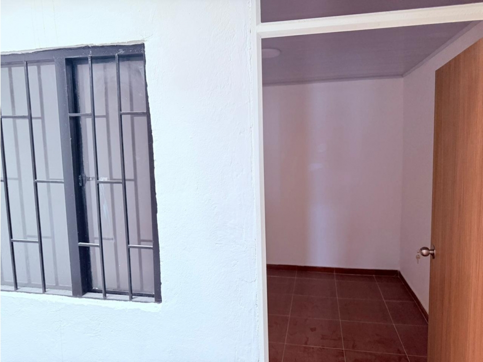 Casa de tres plantas en Bosa Porvenir — foto 5