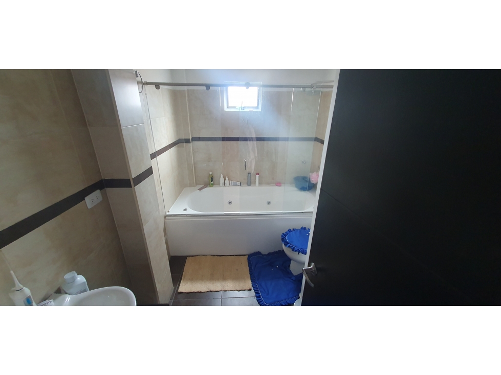Vendo Casa Mosquera con sistema panel solar - 2