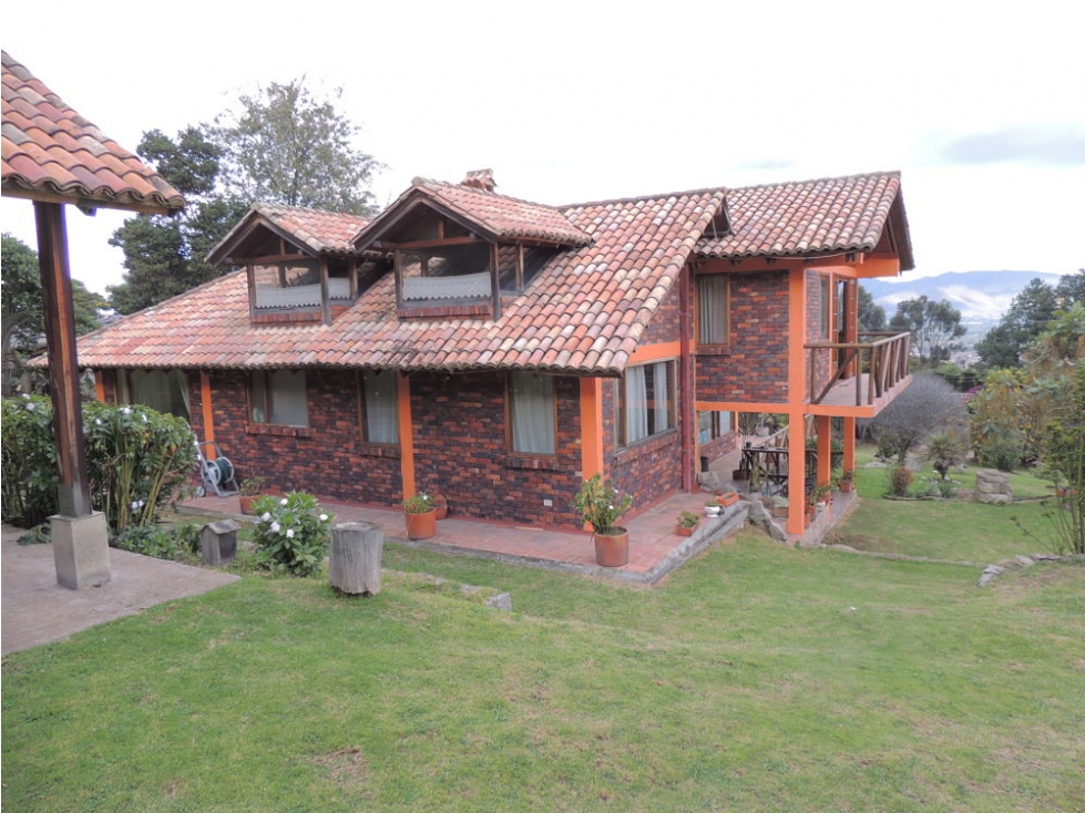 Casa hermosa y amplia en Cota