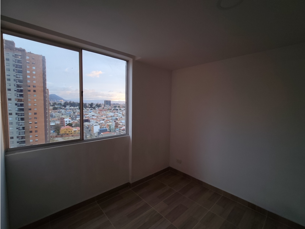 Excelente Apartamento en la Calle 161 con 7a — foto 3