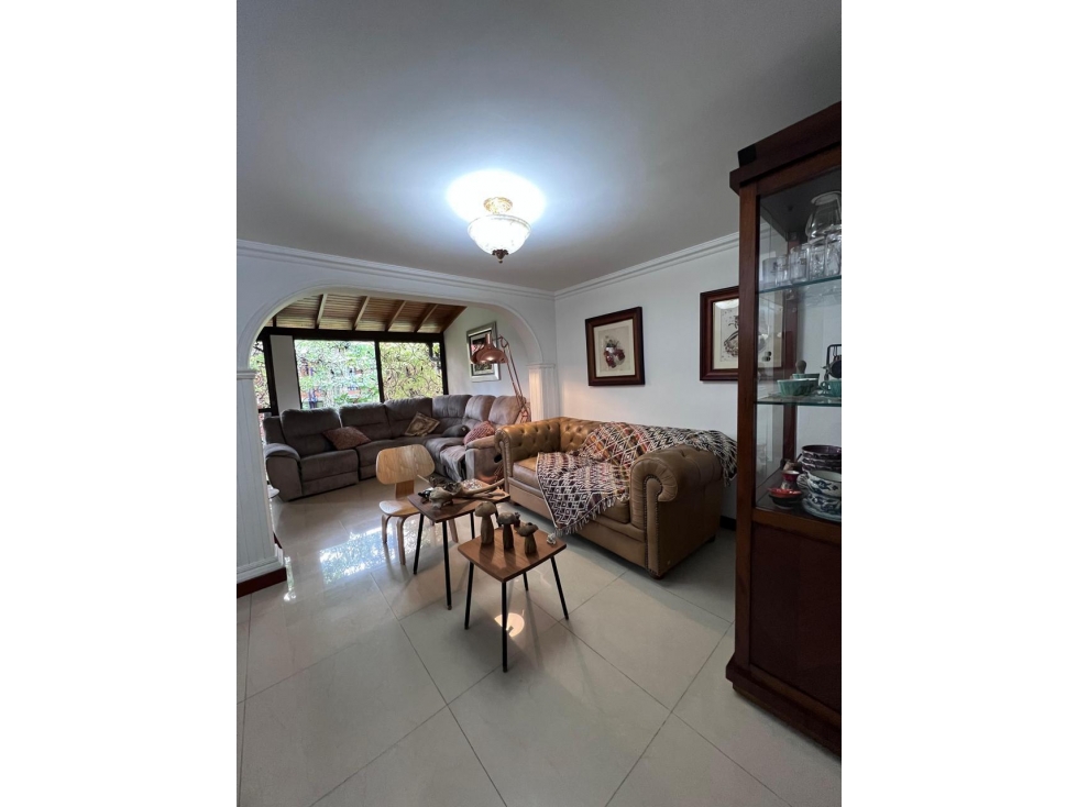 Venta excelente casa sector La Mota