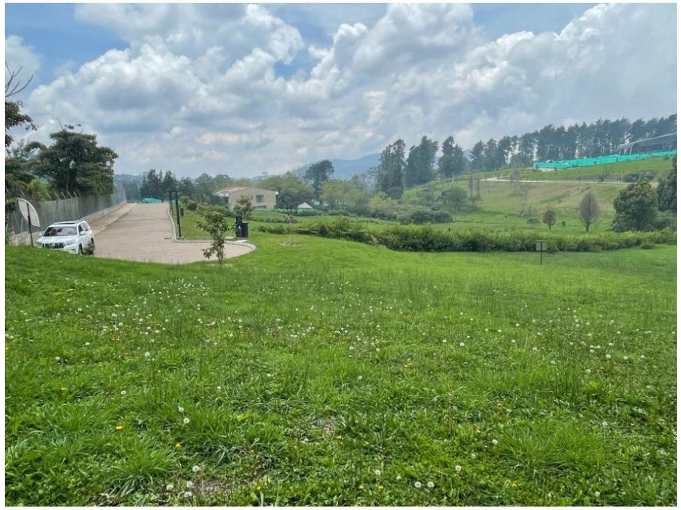 Venta excelente lote alto de las palmas