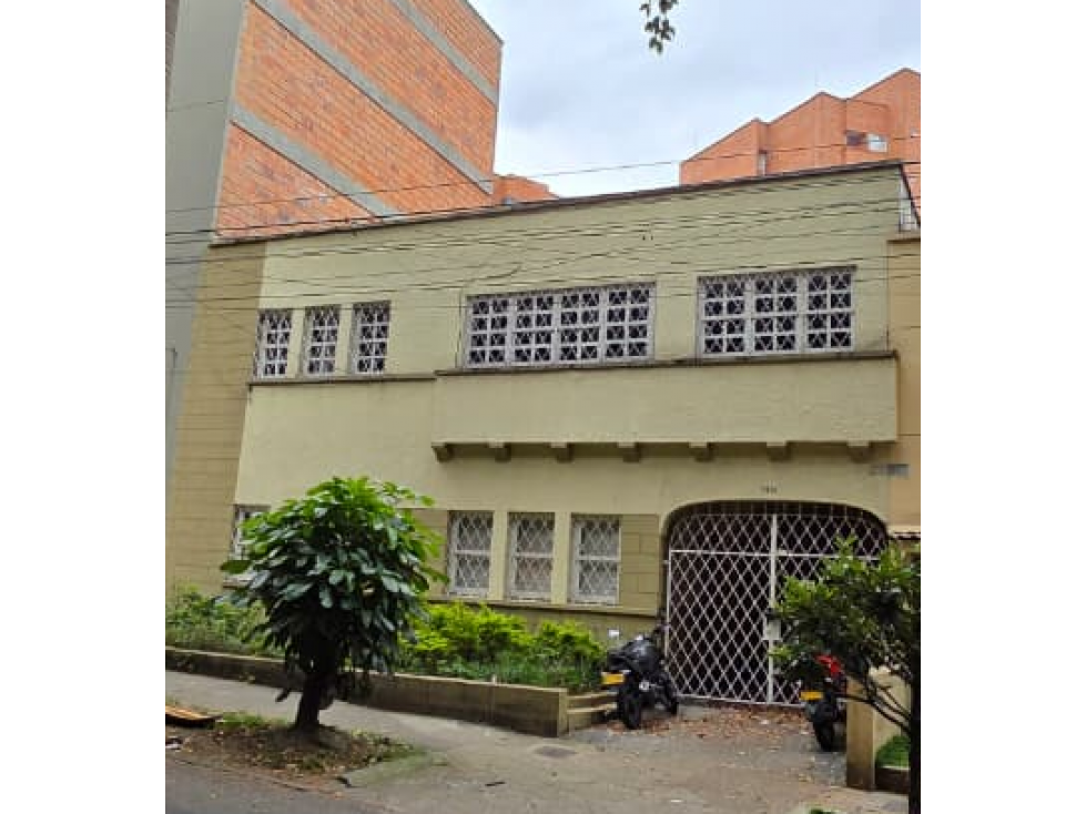 Casa lote en venta sector Laureles Zona Rosa