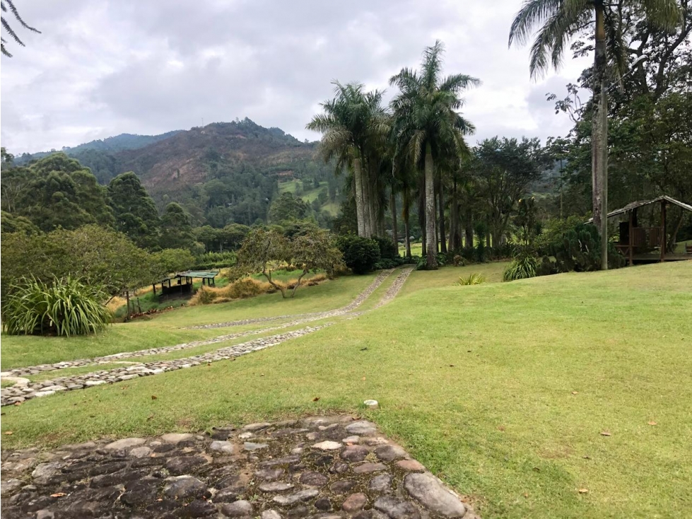 Venta lote en Llanogrande cerca a Eafit