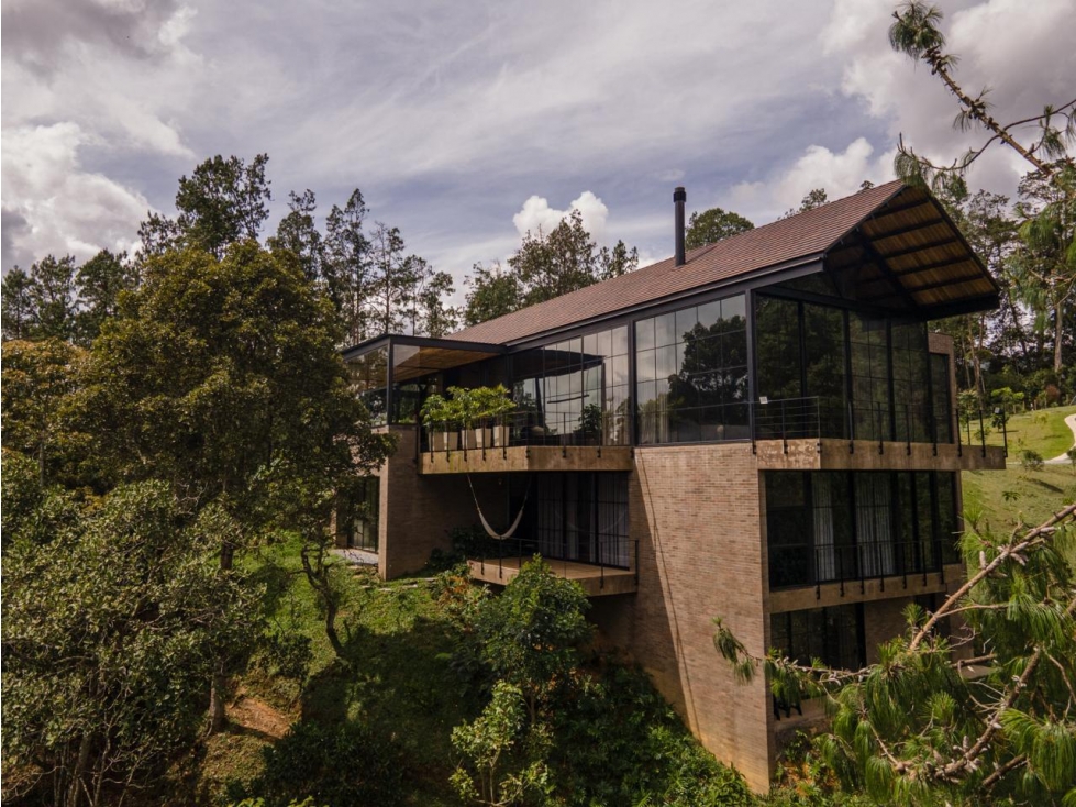 Venta casa moderna rodeada de naturaleza Fizebad el Retiro — foto 2