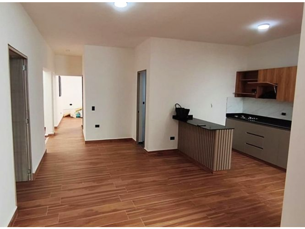 Apartamento tipo casa en venta Laureles Santa Teresita
