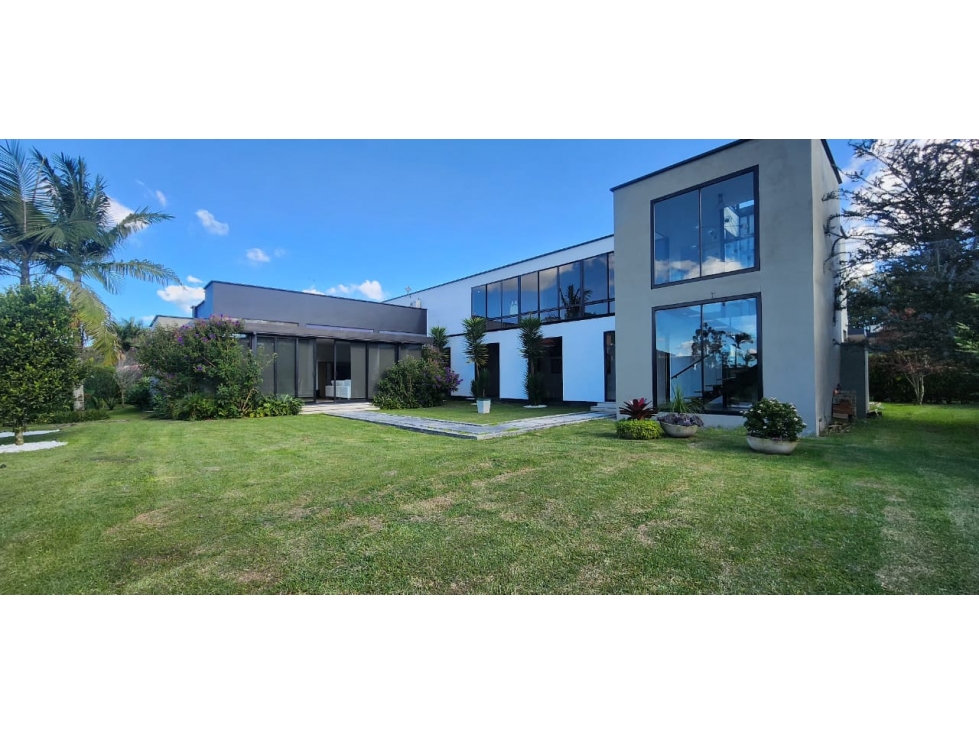 Venta casa moderna en Llanogrande