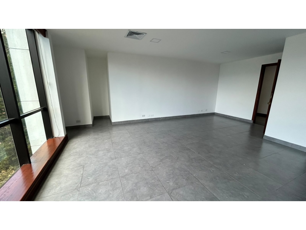 OFICINA EN VENTA AGUACATALA POBLADO — foto 4