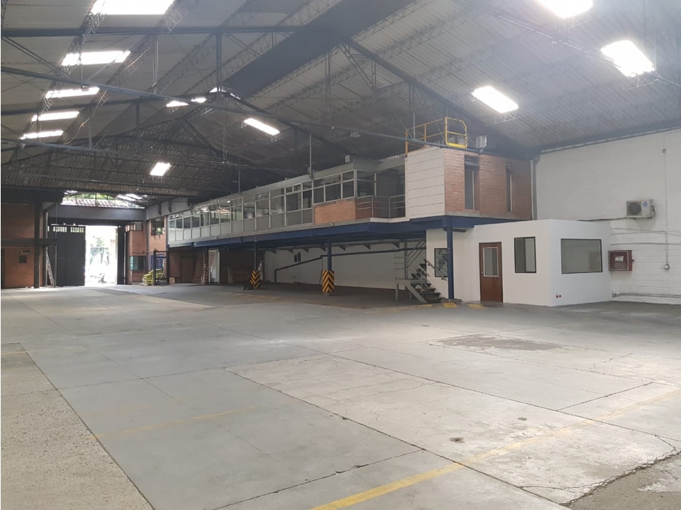 Venta excelente bodega cerca Aguacatala Poblado Guayabal