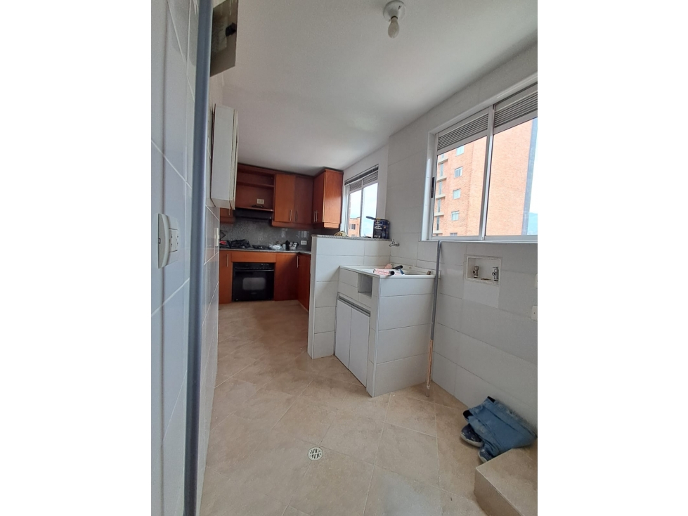 ARRIENDO APARTAMENTO - LAURELES. — foto 2