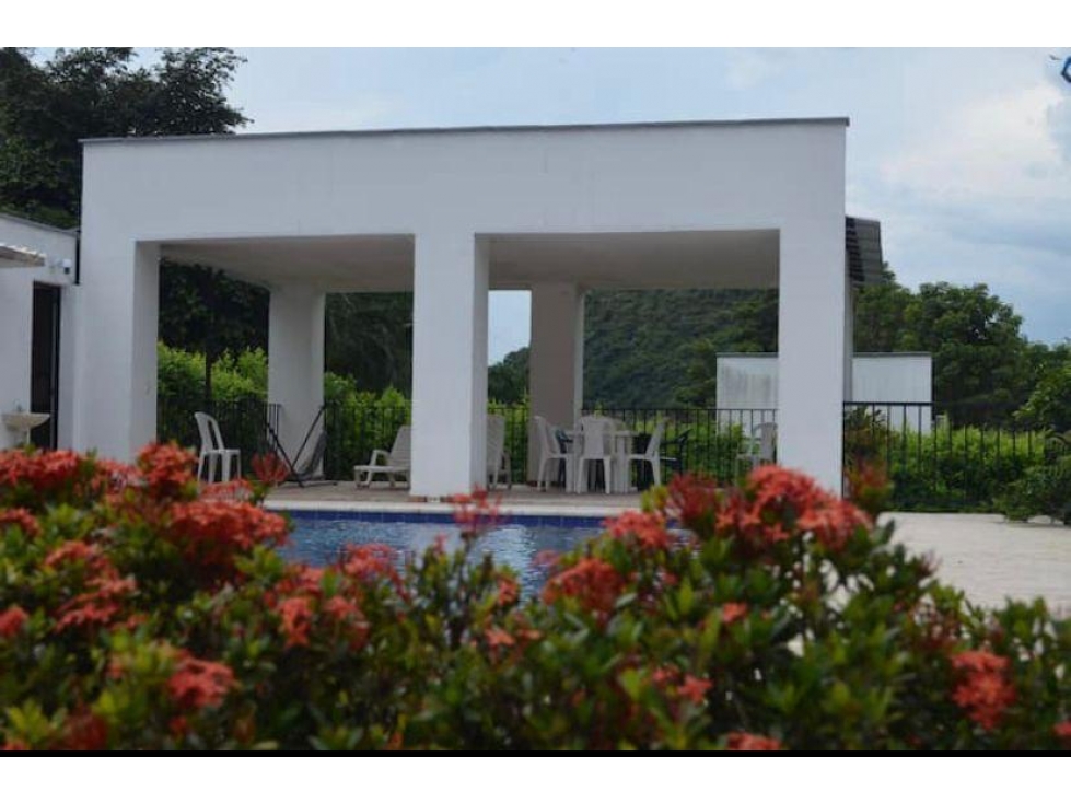 VENDO LOTE CON CASA - SAN JERONIMO. - 4