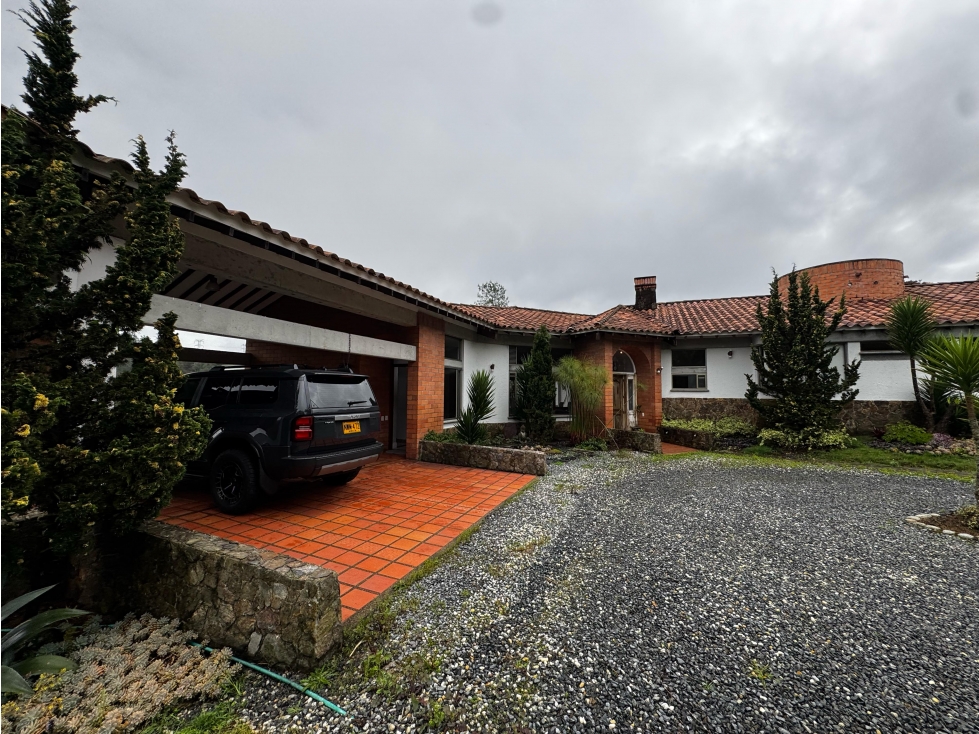VENTA CASA - ENVIGADO ALTO DEL ESCOBERO