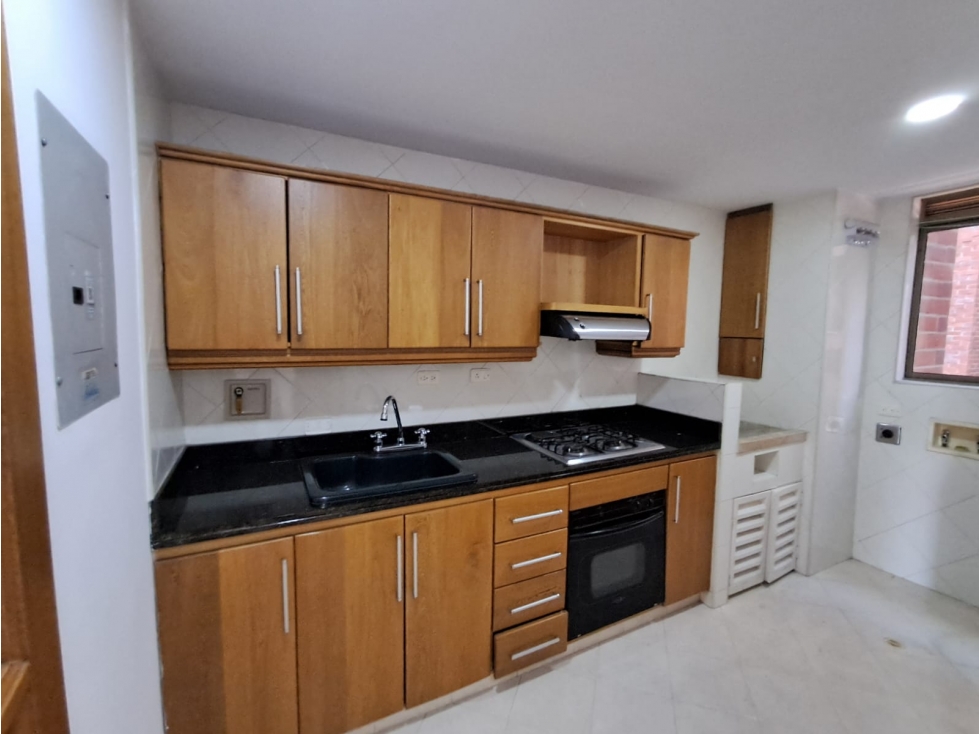ARRIENDO APARTAMENTO - LAURELES. — foto 4
