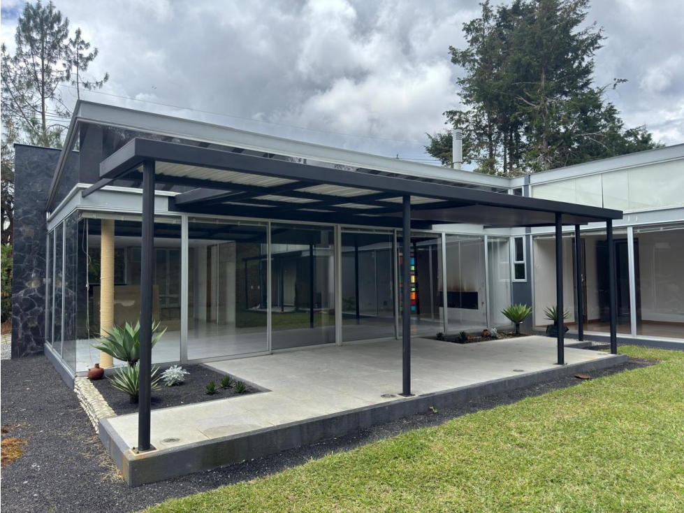 ARRIENDO CASA - ESCOBERO