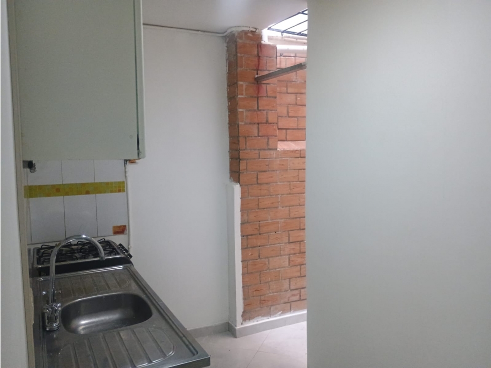 ARRIENDO APARTAESTUDIO - LAURELES