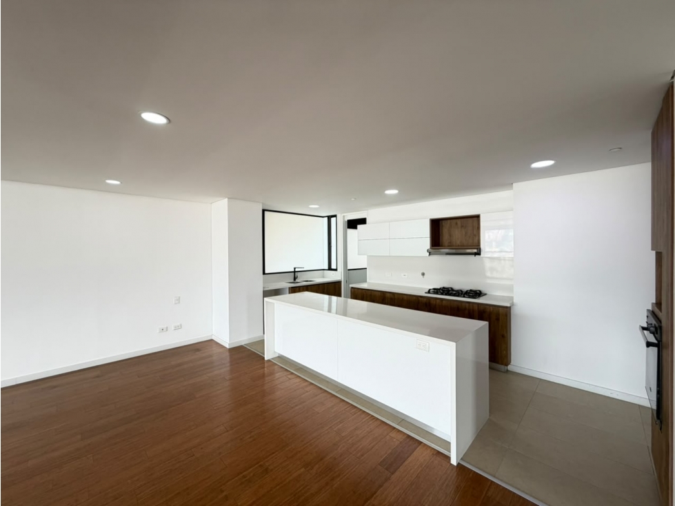 ARRIENDO APARTAMENTO - POBLADO SANTA MARIA DE LOS ANGELES. — foto 2