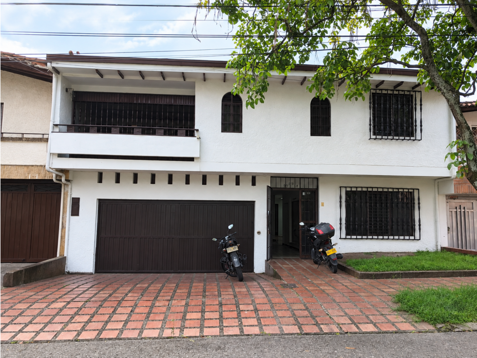 ARRIENDO CASA - BELEN ALAMEDA