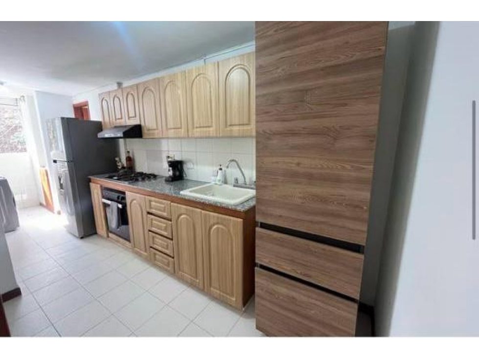 VENDO APARTAMENTO - POBLADO INFERIOR CON LOS BALSOS.