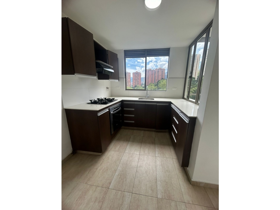 ARRIENDO APARTAMENTO, POBLADO BALSOS