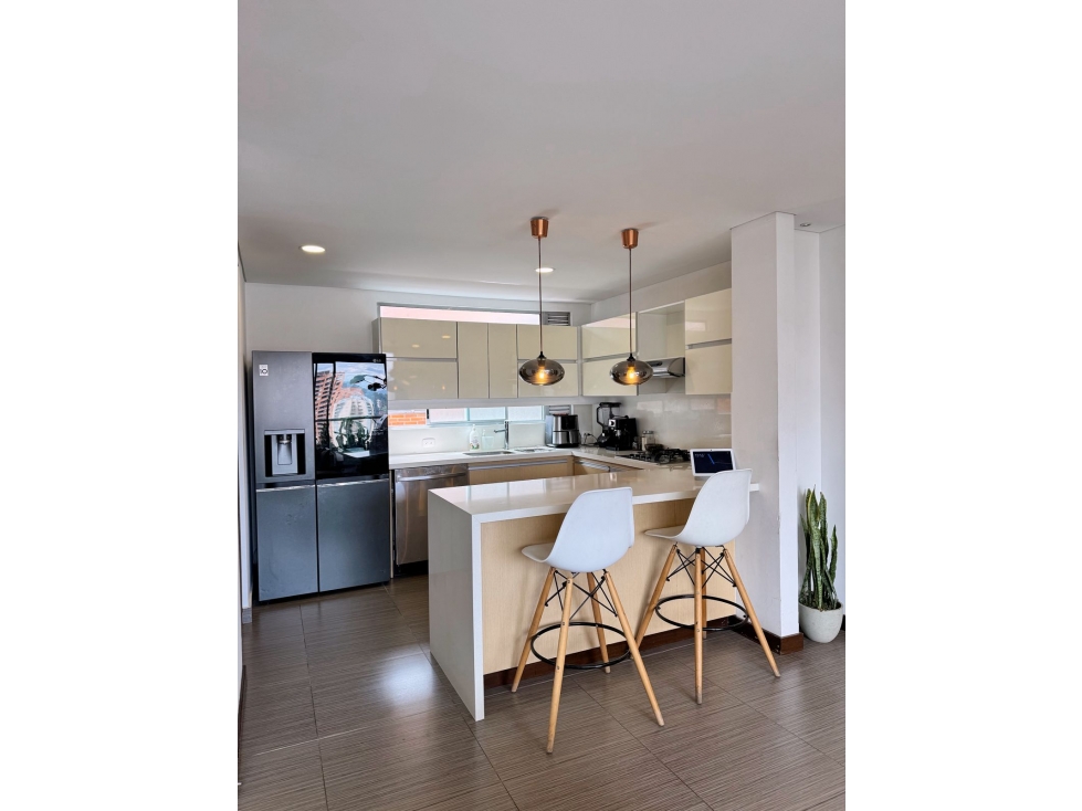ARRIENDO APARTAMENTO AMOBLADO - POBLADO SECTOR LOS BALSOS. — foto 2
