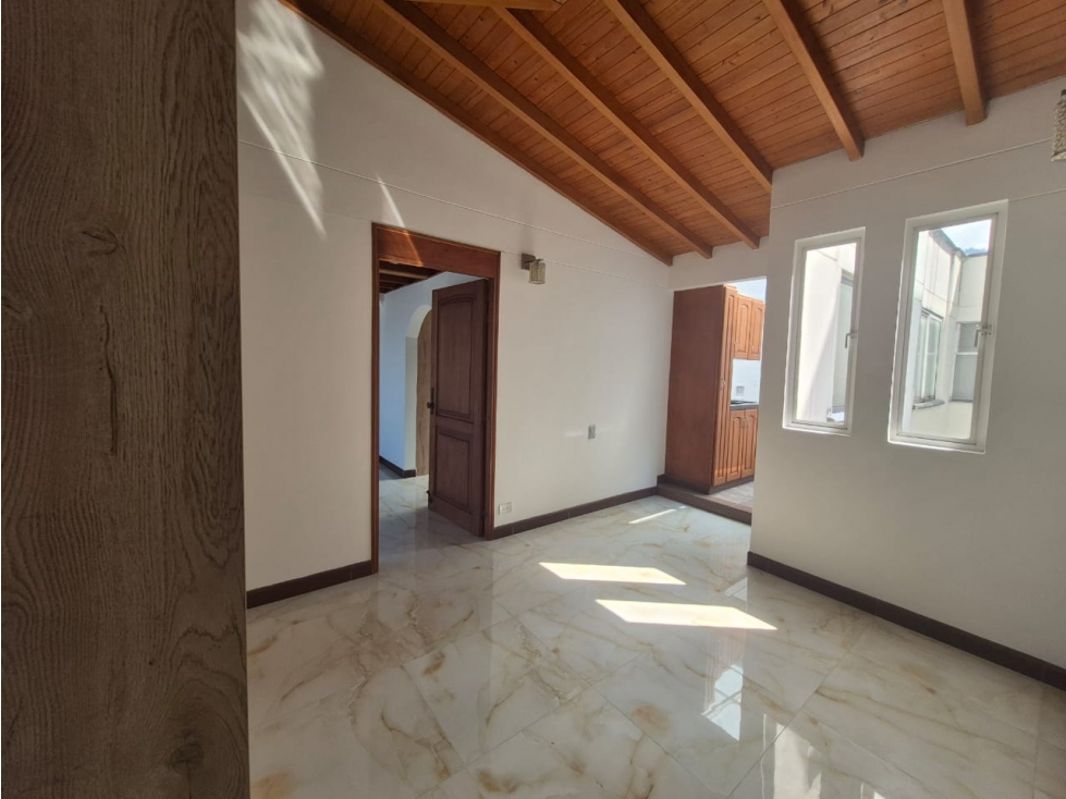 ARRIENDO APARTAMENTO DUPLEX POBLADO PALMAS — foto 4