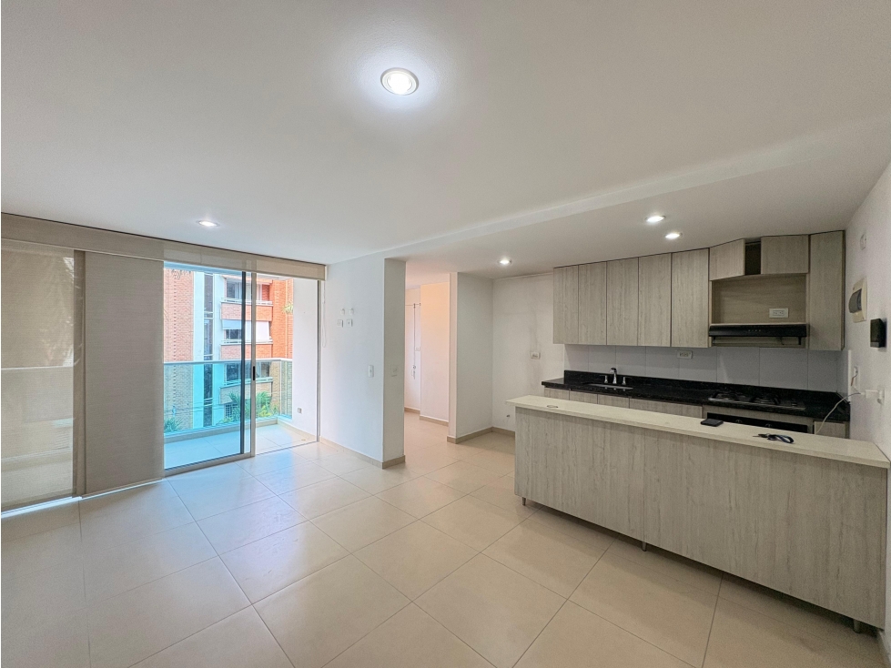 ARRIENDO APARTAMENTO - CONQUISTADORES