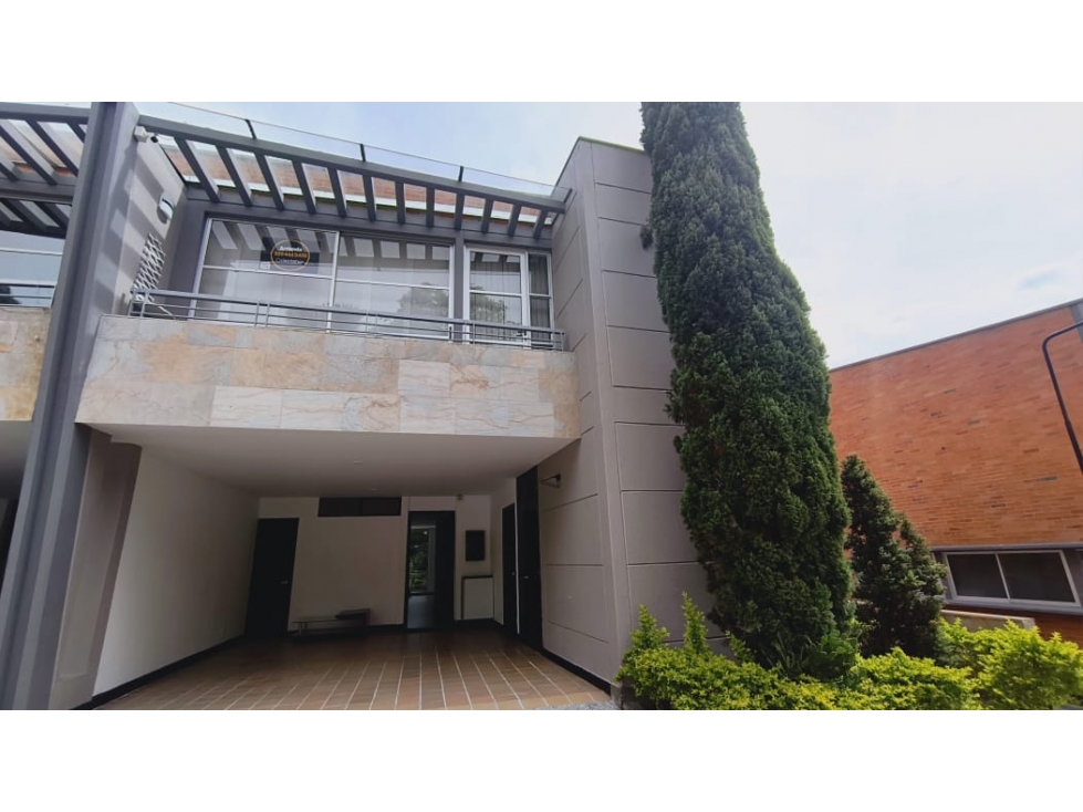ARRIENDO CASA - POBLADO.