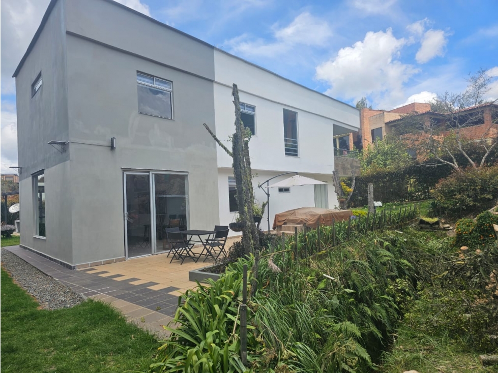 ARRIENDA CASA - ENVIGADO ESCOBERO