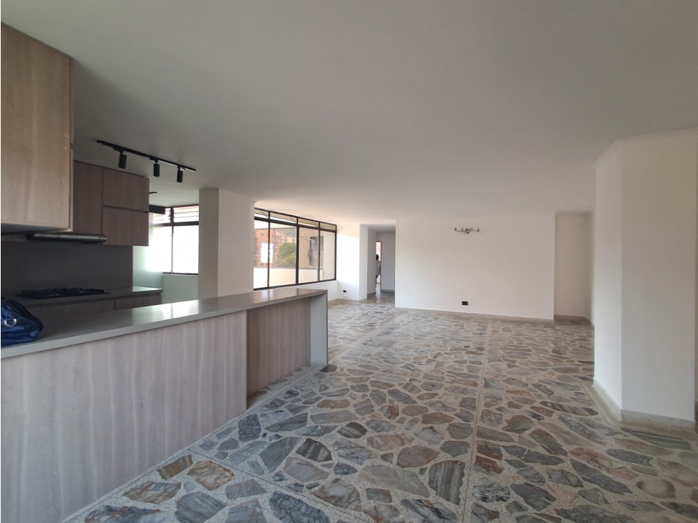 ARRIENDO APARTAMENTO, LAURELES SEGUNDO PARQUE