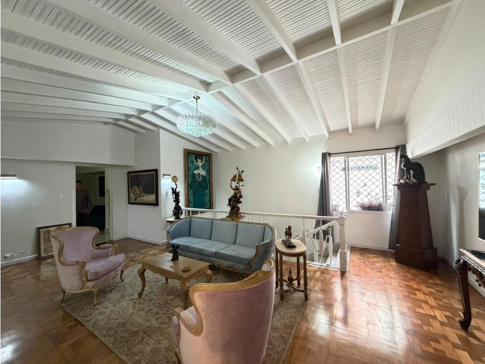ARRIENDO CASA AMOBLADA O DESOCUPADA - LAURELES