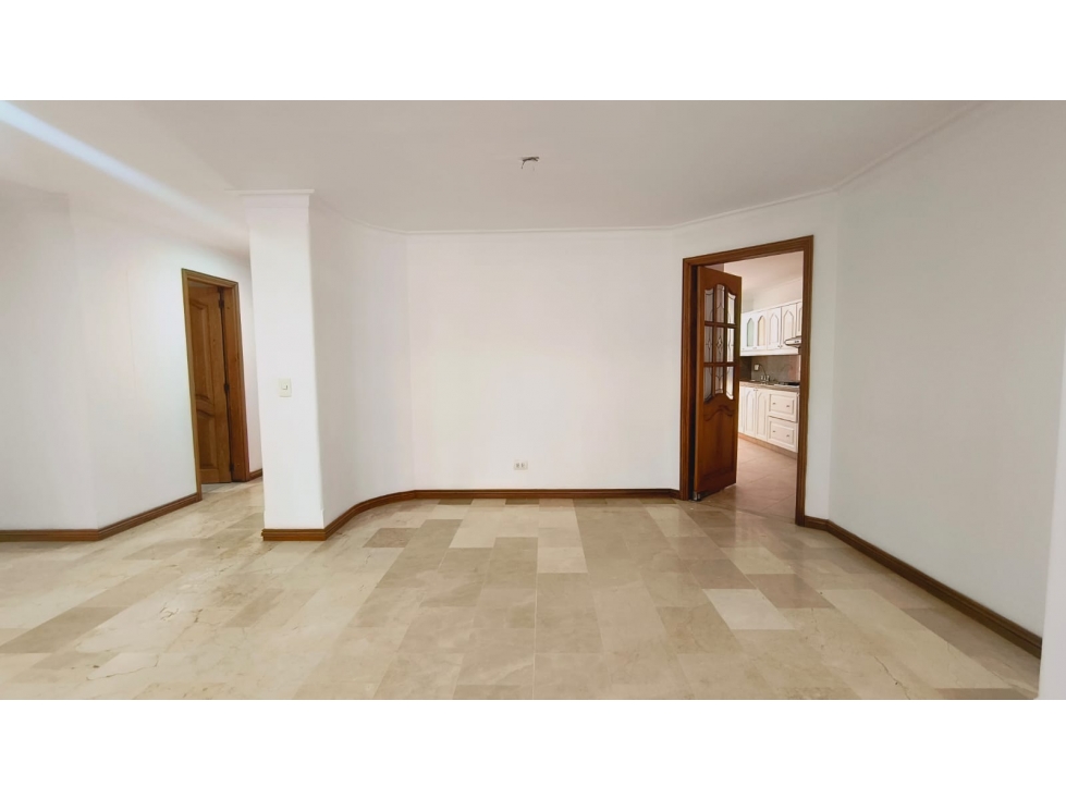 ARRIENDO APARTAMENTO - LAURELES — foto 3