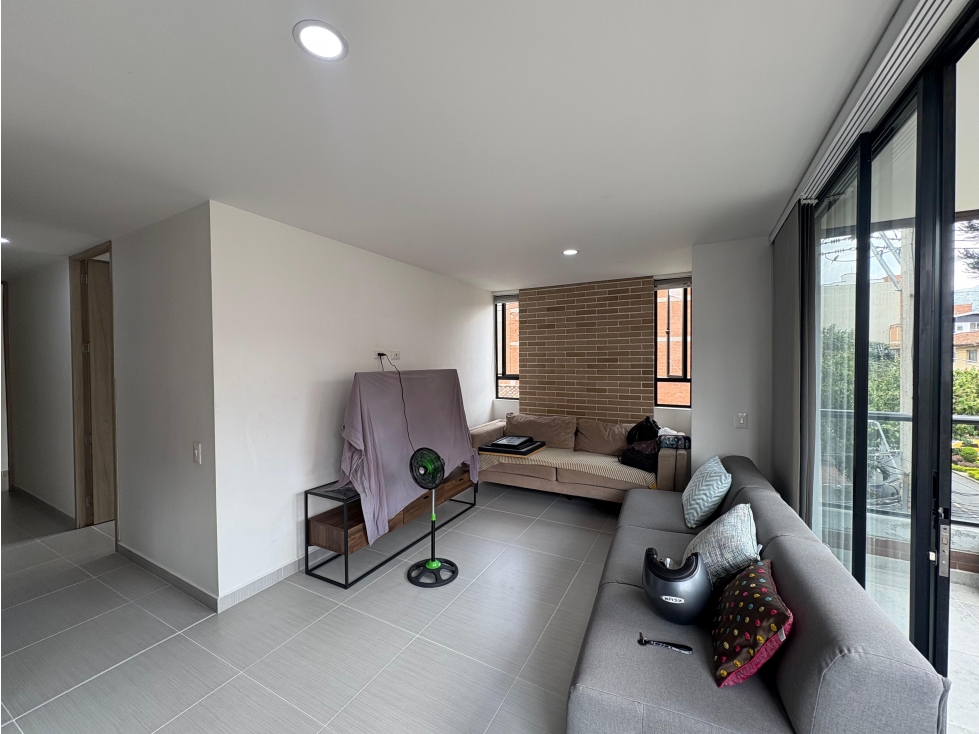 ARRIENDO APARTAMENTO, CASTELLANA