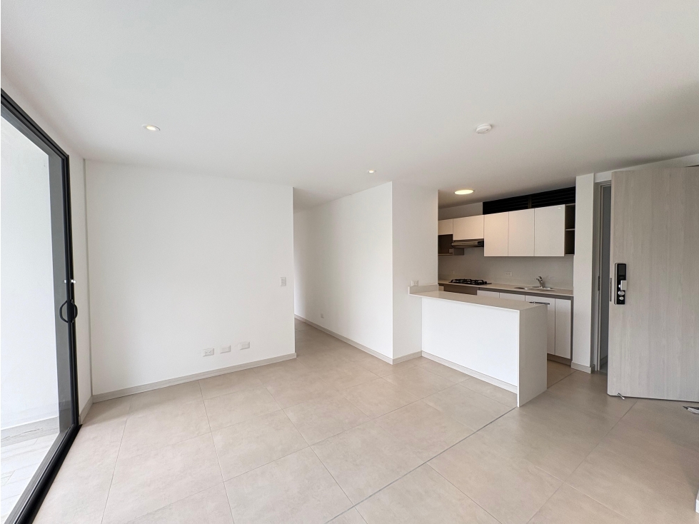 ARRIENDO APARTAMENTO, POBLADO CASTROPOL