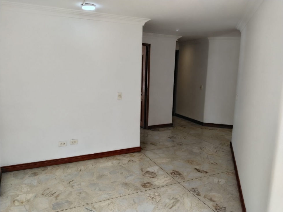 ARRIENDO Y VENTA APARTAMENTO - LAURELES — foto 4