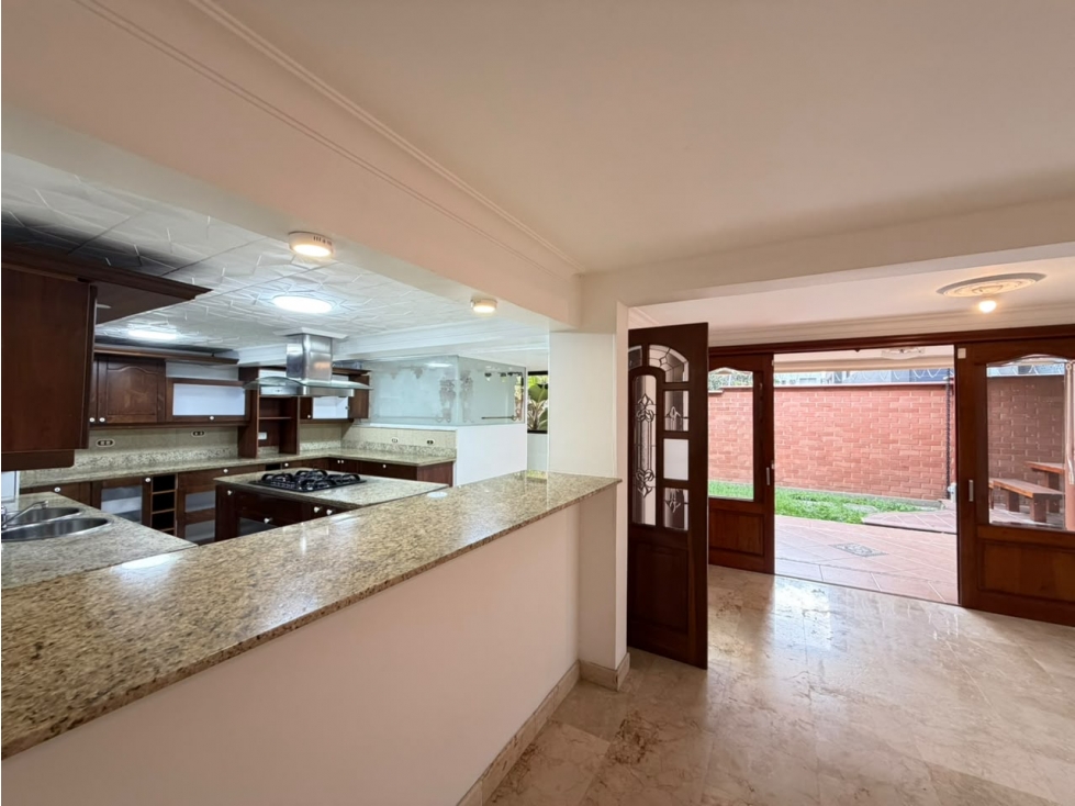 VENDO CASA - POBLADO LOMA DE LOS BALSOS — foto 2