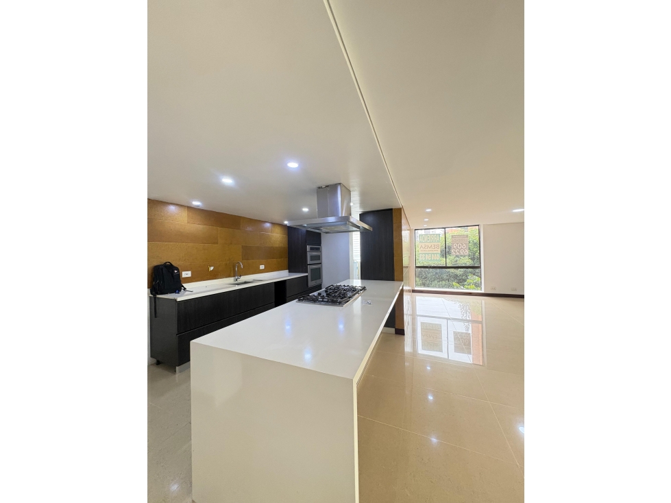 ARRIENDO APARTAMENTO, POBLADO CASTROPOL - 2