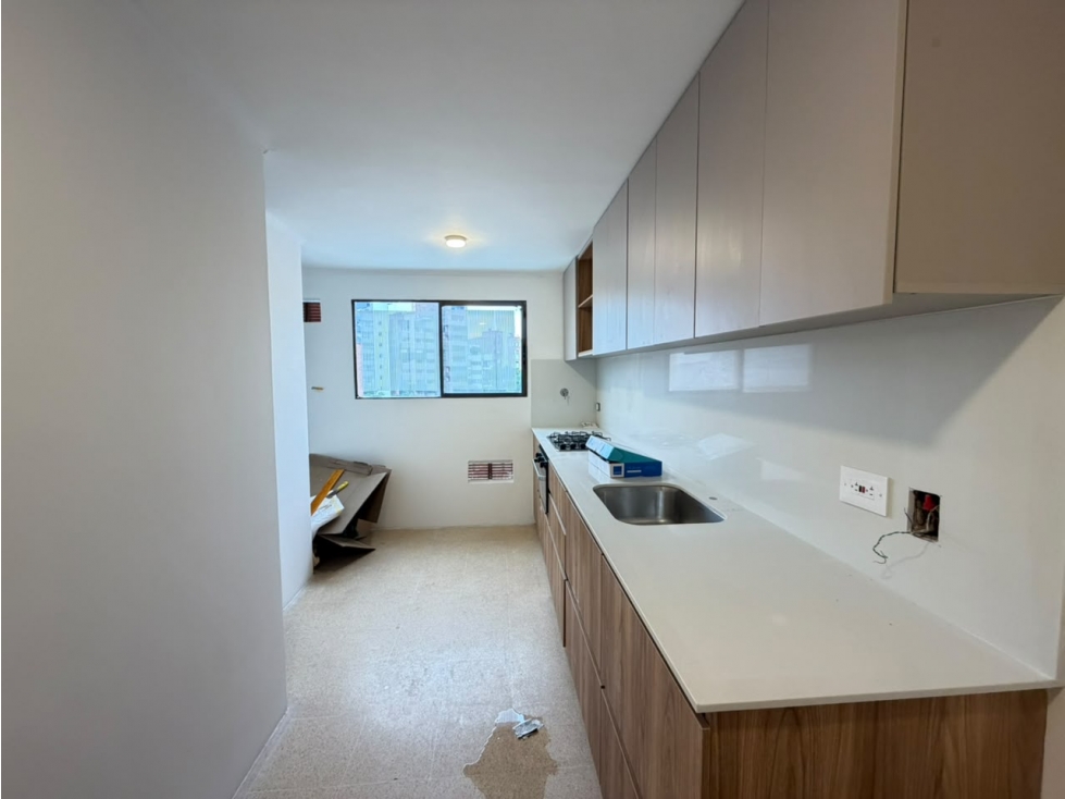 ARRIENDO APARTAMENTO - LAURELES — foto 2