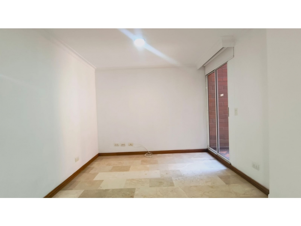 ARRIENDO APARTAMENTO - LAURELES — foto 4