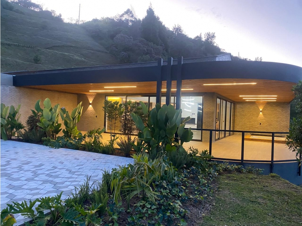 VENTA CASA - LLANOGRANDE.