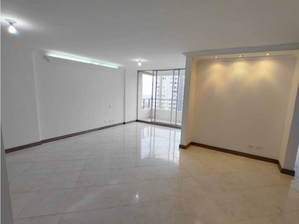 ARRIENDO APARTAMENTO - POBLADO LAS PALMAS - 3