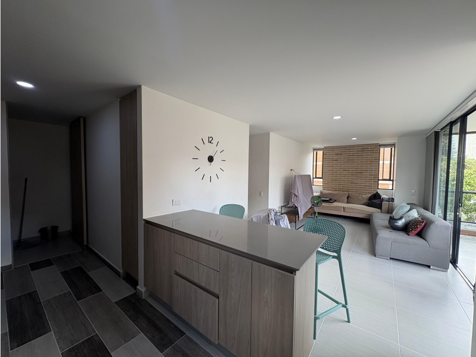 ARRIENDO APARTAMENTO, CASTELLANA — foto 2