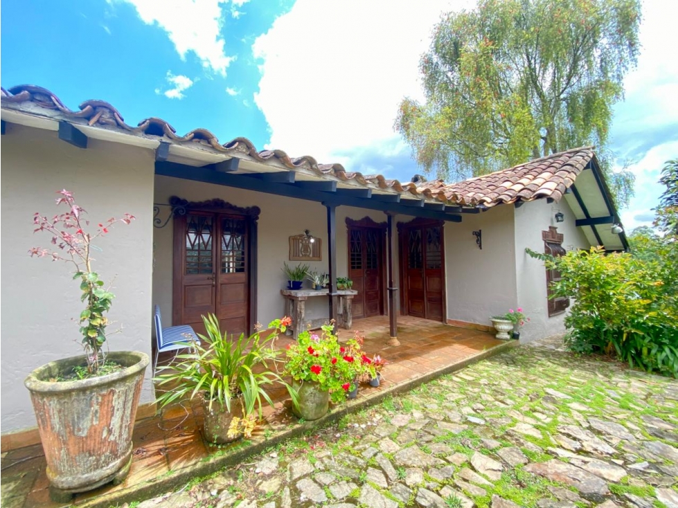 ARRIENDO CASA AMOBLADA - LLANOGRANDE FRENTE AL CLUB LLANOGRANDE — foto 2
