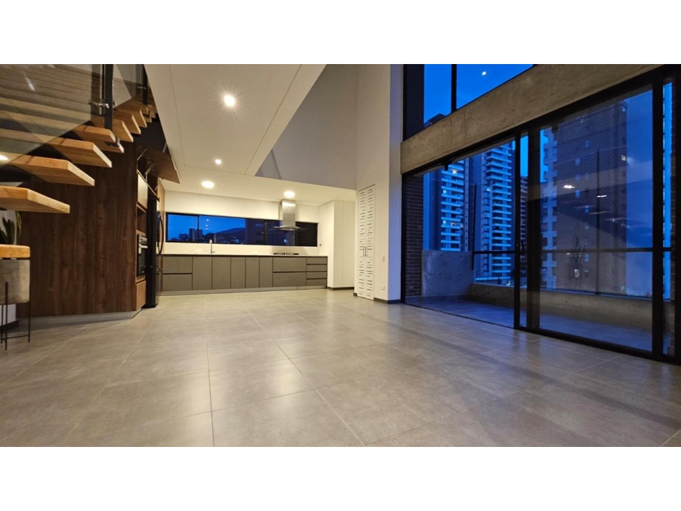 ARRIENDO APARTAMENTO DUPLEX, POBLADO MILLA DE ORO