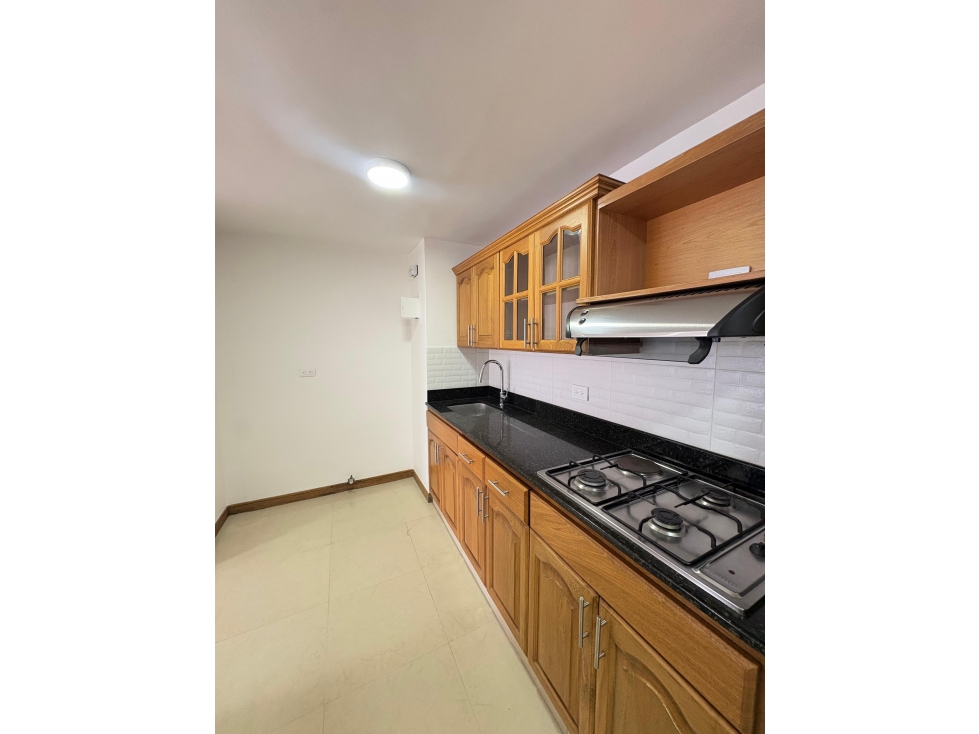 ARRIENDO APARTAMENTO, POBLADO PALMAS — foto 2