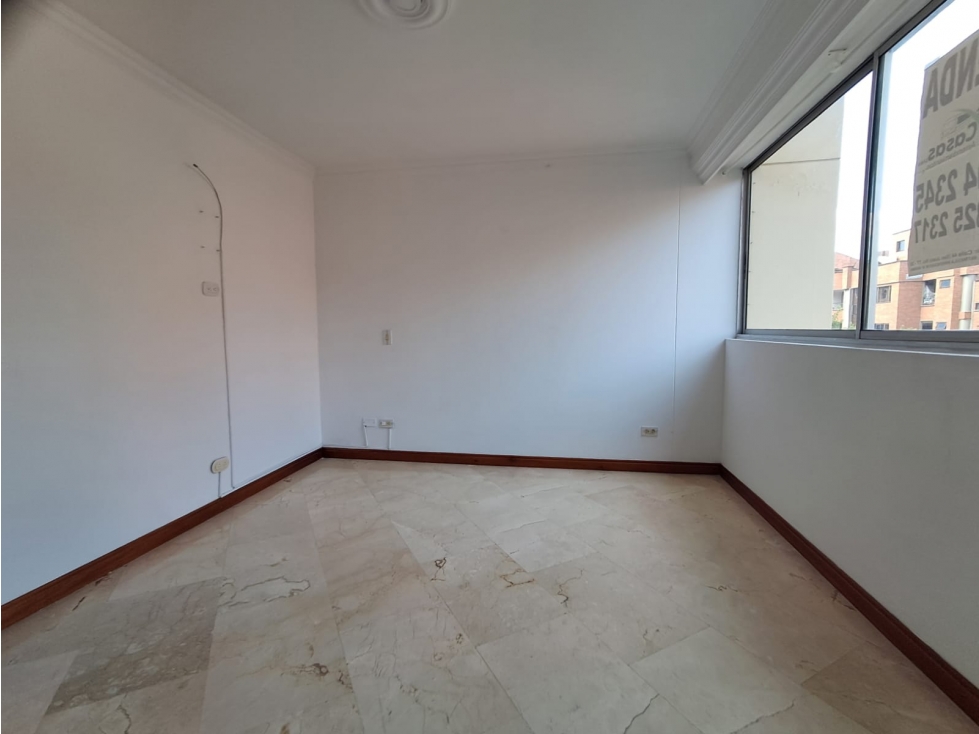 ARRIENDO APARTAMENTO - LAURELES. — foto 3